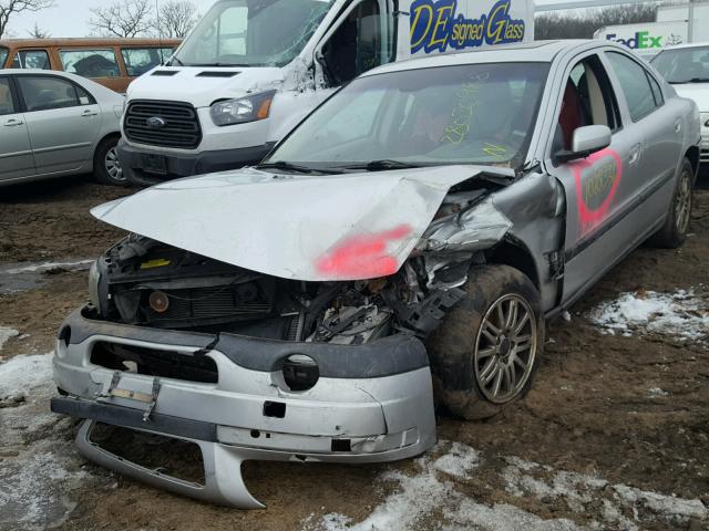 YV1RS61T942406876 - 2004 VOLVO S60 SILVER photo 2