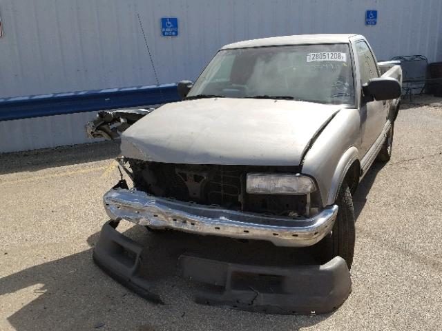 1GCCS1441YK183953 - 2000 CHEVROLET S TRUCK S1 SILVER photo 2