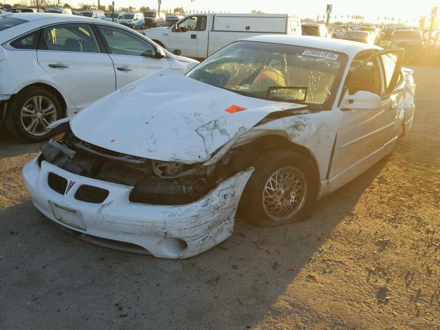 1G2WP12K1YF134720 - 2000 PONTIAC GRAND PRIX WHITE photo 2