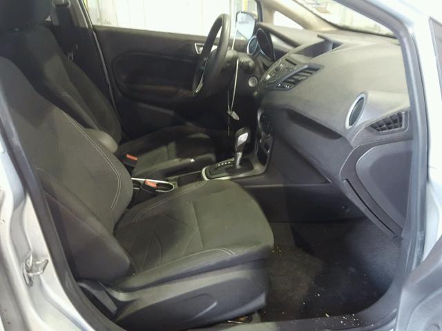 3FADP4BJ0FM158571 - 2015 FORD FIESTA SE SILVER photo 5