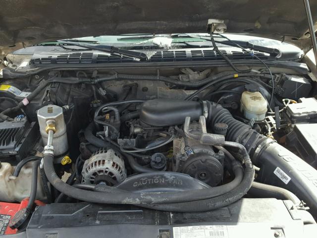 1GNCT18W7YK300421 - 2000 CHEVROLET BLAZER GOLD photo 7