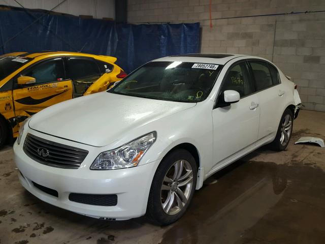 JNKBV61F37M817254 - 2007 INFINITI G35 WHITE photo 2