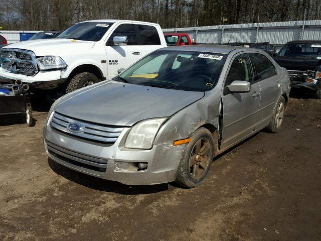 3FAHP07Z18R154608 - 2008 FORD FUSION SE SILVER photo 2