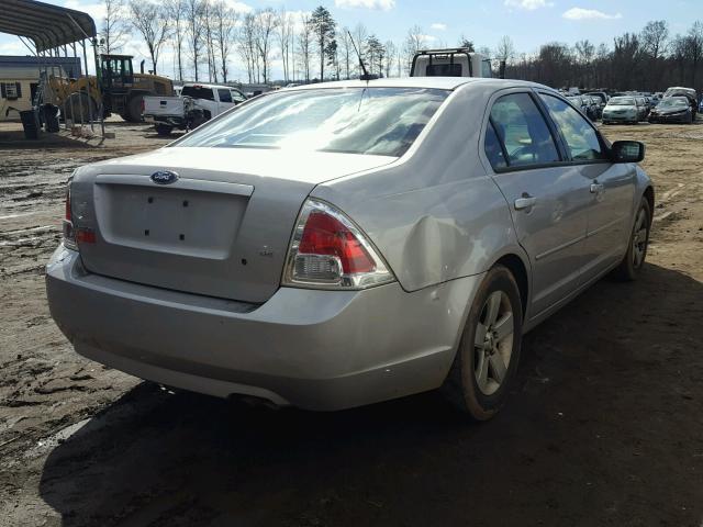 3FAHP07Z18R154608 - 2008 FORD FUSION SE SILVER photo 4