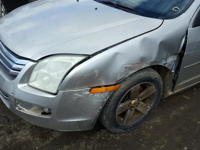 3FAHP07Z18R154608 - 2008 FORD FUSION SE SILVER photo 9