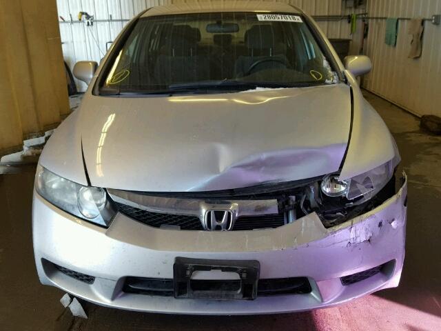 2HGFA16579H319180 - 2009 HONDA CIVIC LX SILVER photo 9