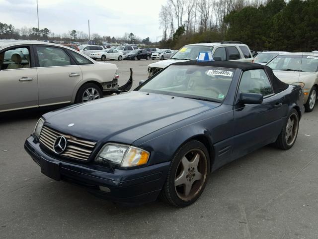 WDBFA67F3WF170992 - 1998 MERCEDES-BENZ SL 500 BLUE photo 2