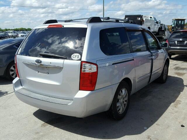 KNDMB233666069696 - 2006 KIA SEDONA EX SILVER photo 4