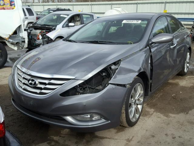 5NPEC4AC1BH228091 - 2011 HYUNDAI SONATA SE GRAY photo 2