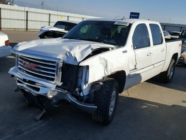 3GTRKWE32AG167139 - 2010 GMC SIERRA K15 WHITE photo 2