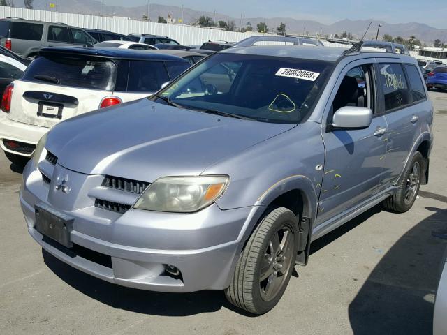 JA4LX41F46U020685 - 2006 MITSUBISHI OUTLANDER SILVER photo 2