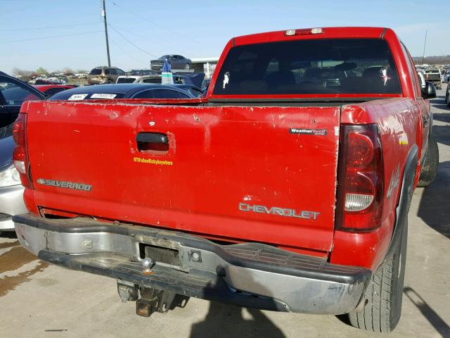 1GCGK13U43F229733 - 2003 CHEVROLET SILVERADO RED photo 4