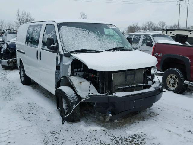 1GCWGFCF6F1136838 - 2015 CHEVROLET EXPRESS G2 WHITE photo 1