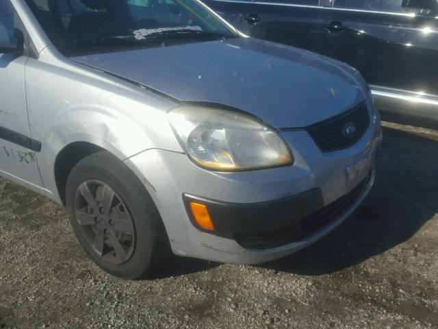 KNADE123986338258 - 2008 KIA RIO BASE SILVER photo 9