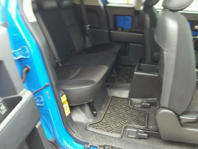 JTEBU11F970015401 - 2007 TOYOTA FJ CRUISER BLUE photo 6