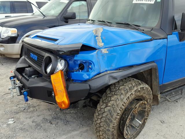 JTEBU11F970015401 - 2007 TOYOTA FJ CRUISER BLUE photo 9