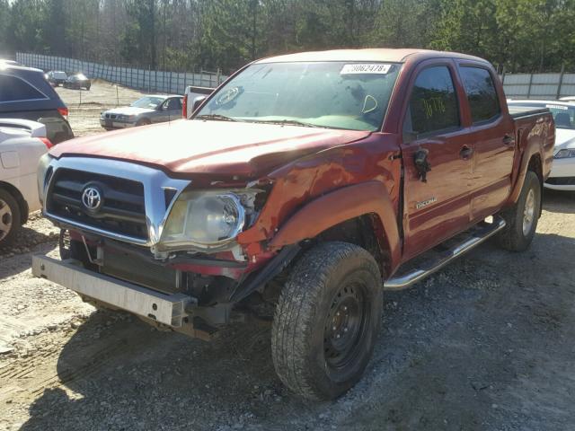 3TMJU62N78M064470 - 2008 TOYOTA TACOMA DOU MAROON photo 2