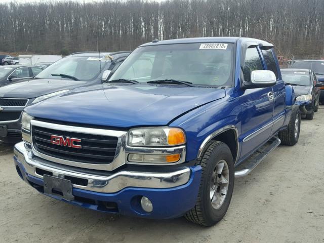 1GTEC19T83Z317895 - 2003 GMC NEW SIERRA BLUE photo 2