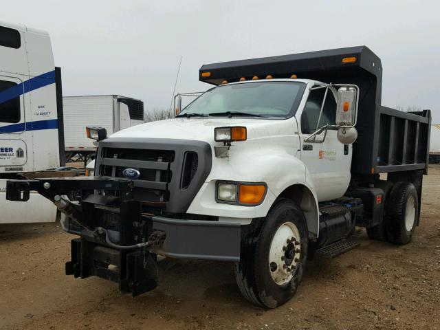 3FRXF7FJ7BV545633 - 2011 FORD F750 SUPER WHITE photo 2