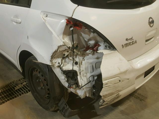 3N1BC13E39L355759 - 2009 NISSAN VERSA S WHITE photo 9