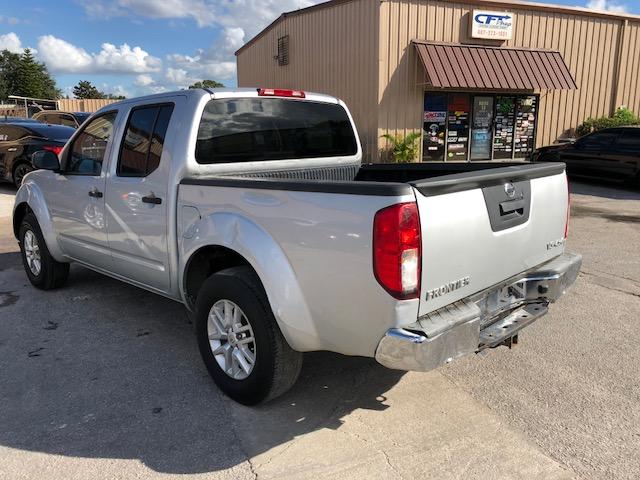 1N6AD0EV8EN737984 - 2014 NISSAN FRONTIER S SILVER photo 3