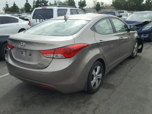 5NPDH4AE2DH412666 - 2013 HYUNDAI ELANTRA GL GOLD photo 4