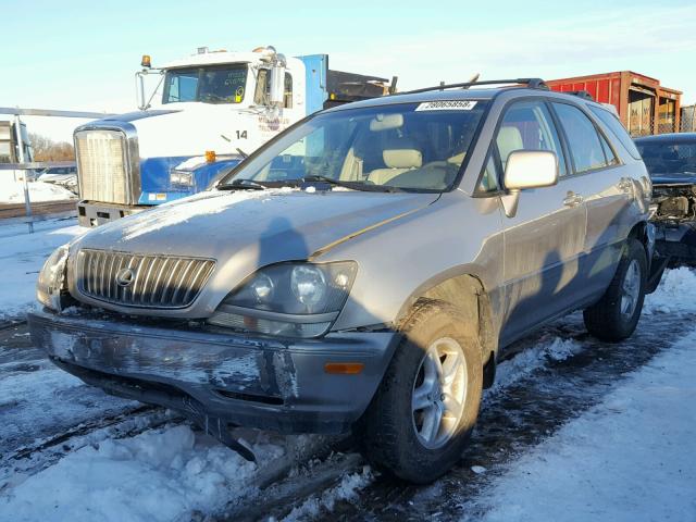 JT6HF10U0Y0153474 - 2000 LEXUS RX 300 SILVER photo 2