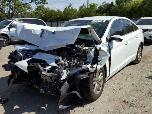 5NPE24AFXHH476765 - 2017 HYUNDAI SONATA SE WHITE photo 2