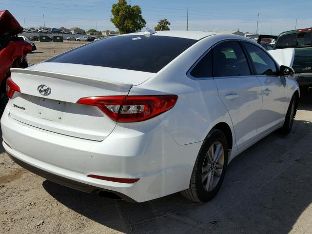 5NPE24AFXHH476765 - 2017 HYUNDAI SONATA SE WHITE photo 4