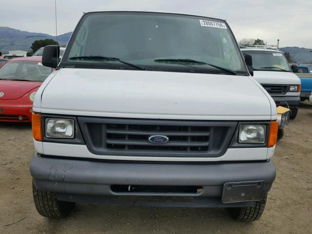 1FTSS34L65HB34982 - 2005 FORD ECONOLINE WHITE photo 9