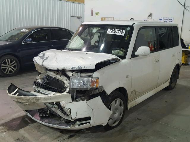 JTLKT324X54022979 - 2005 TOYOTA SCION XB WHITE photo 2