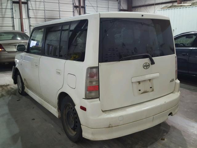 JTLKT324X54022979 - 2005 TOYOTA SCION XB WHITE photo 3