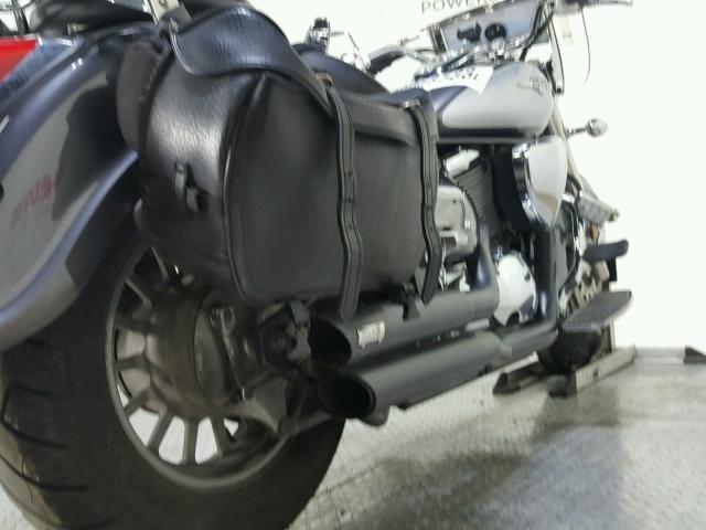 JS1VS55A692104860 - 2009 SUZUKI VL800 SILVER photo 18