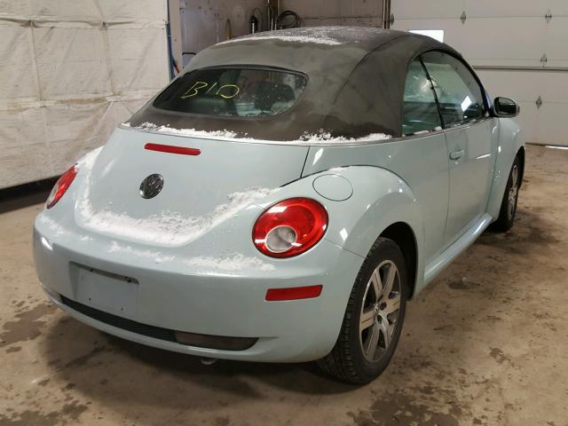 3VWRF31YX6M304810 - 2006 VOLKSWAGEN NEW BEETLE 蓝色 照片 4