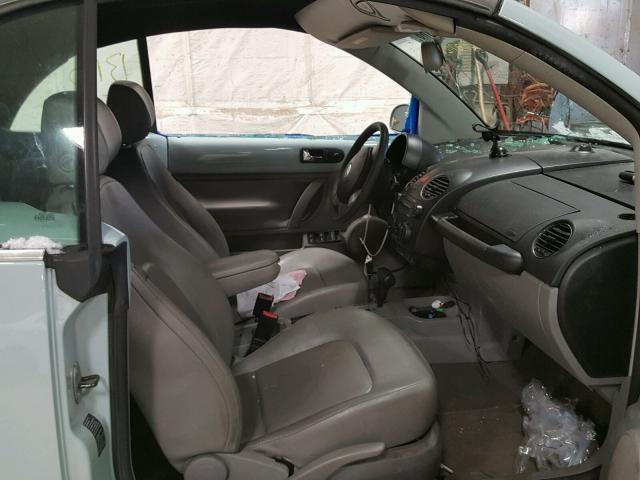 3VWRF31YX6M304810 - 2006 VOLKSWAGEN NEW BEETLE 蓝色 照片 5