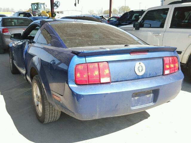 1ZVFT80N775338730 - 2007 FORD MUSTANG BLUE photo 3