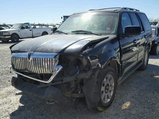 5LMFU28R03LJ17991 - 2003 LINCOLN NAVIGATOR BLACK photo 2