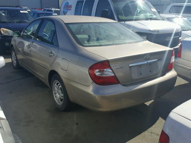 JTDBE32K120067980 - 2002 TOYOTA CAMRY LE GOLD photo 3