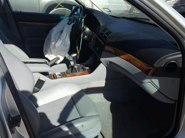 WBADN5341YGC94333 - 2000 BMW 540 I SILVER photo 5