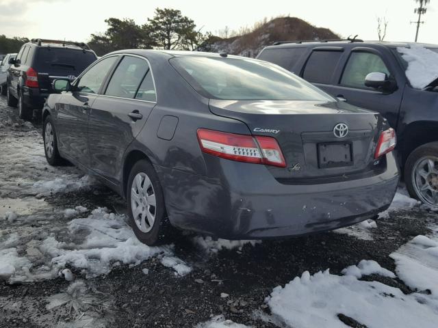 4T1BF3EK4AU566526 - 2010 TOYOTA CAMRY BASE GRAY photo 3