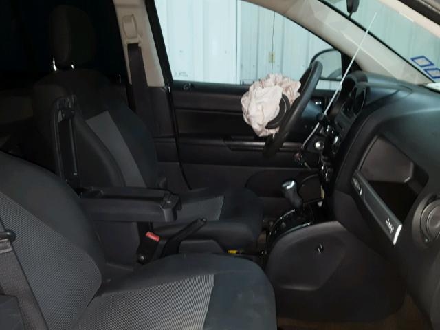 1C4NJCBA2ED504303 - 2014 JEEP COMPASS SP SILVER photo 5