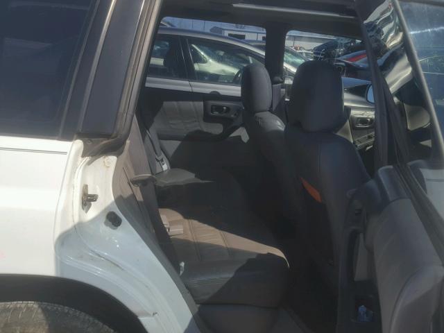 JF1SF65642H733878 - 2002 SUBARU FORESTER S 白色 照片 6