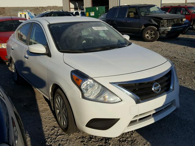 3N1CN7AP7GL905743 - 2016 NISSAN VERSA S WHITE photo 1