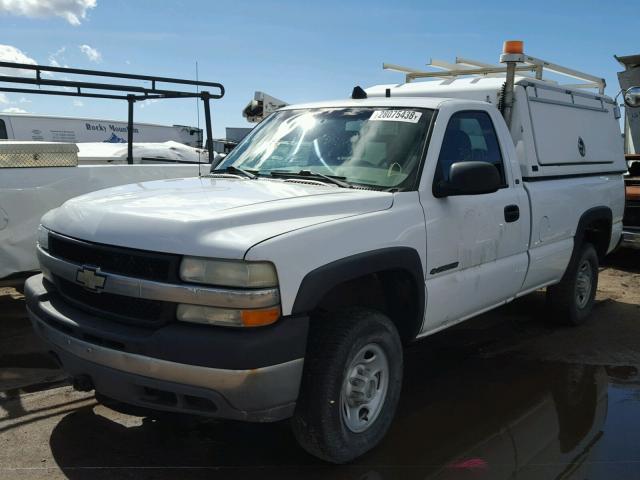 1GCHK24U52E281319 - 2002 CHEVROLET SILVERADO WHITE photo 2