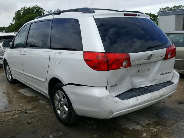 5TDZK22C88S191616 - 2008 TOYOTA SIENNA XLE WHITE photo 3