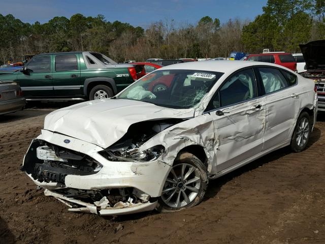 3FA6P0HDXHR249601 - 2017 FORD FUSION SE WHITE photo 2