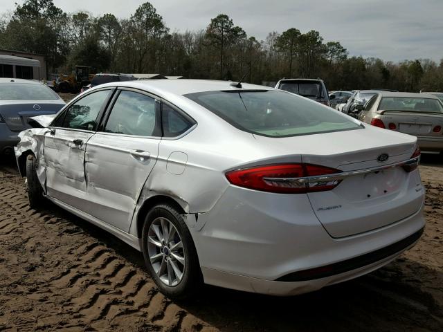 3FA6P0HDXHR249601 - 2017 FORD FUSION SE WHITE photo 3