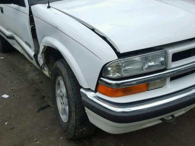 1GCDT13W91K252978 - 2001 CHEVROLET S TRUCK S1 WHITE photo 9