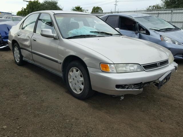 1HGCD5638VA018815 - 1997 HONDA ACCORD LX SILVER photo 1