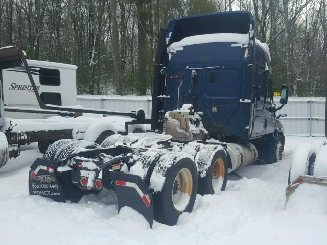 1FUJGLDRXCLAY4806 - 2012 FREIGHTLINER CASCADIA 1 BLUE photo 4